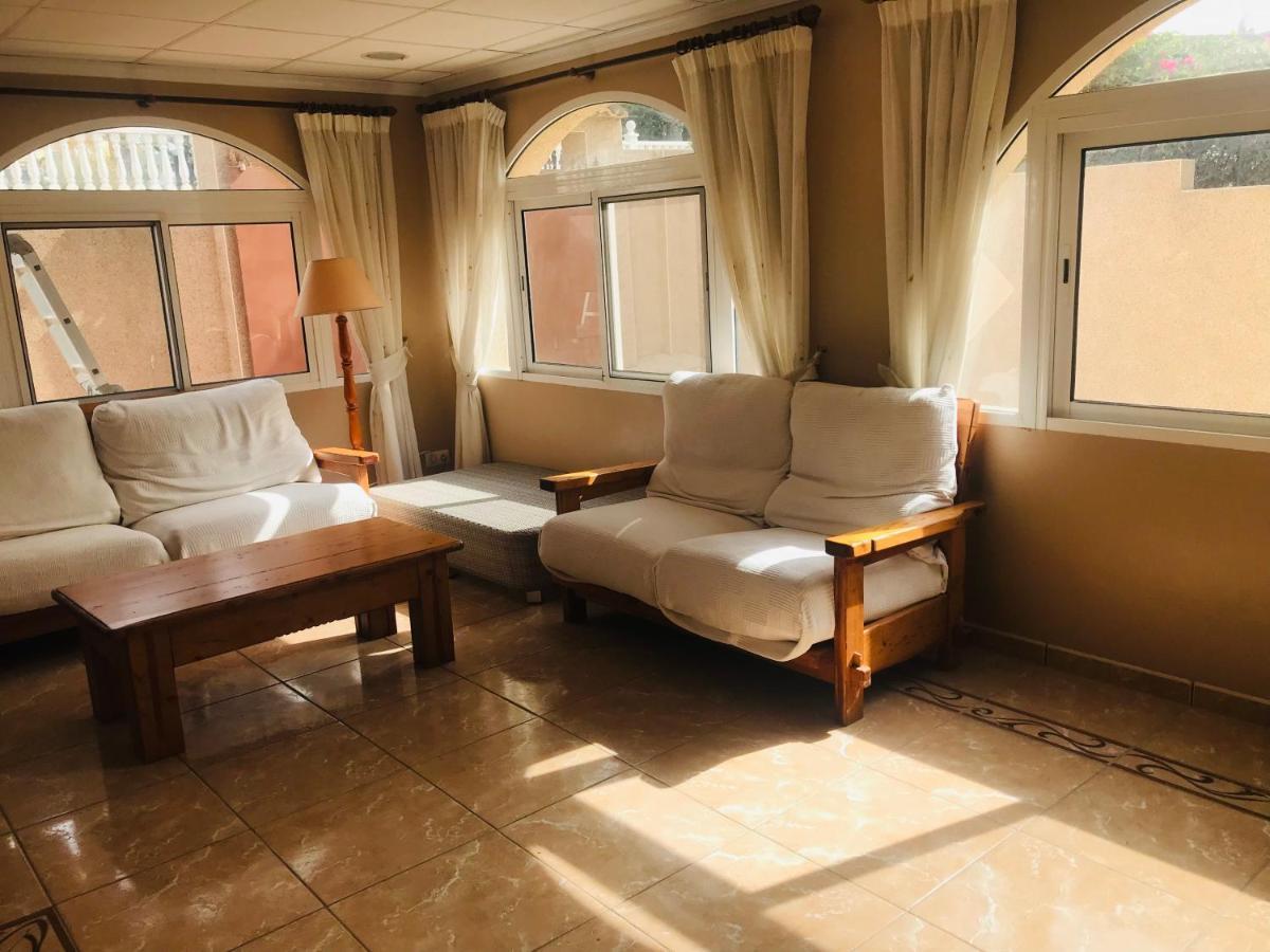 Villa With Super Swimming Pool 格兰阿利坎特 外观 照片